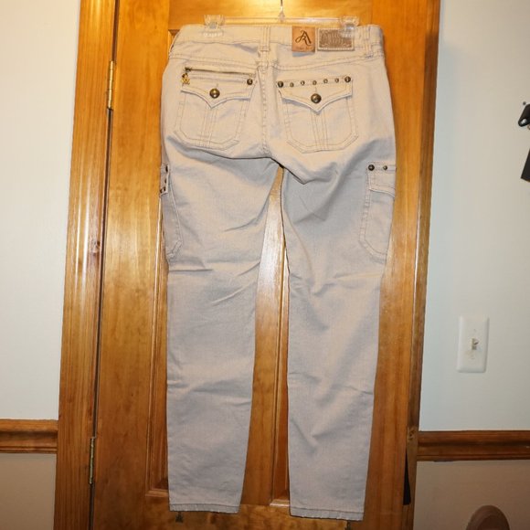Antique Rivet Khaki Jeans - Picture 7 of 16
